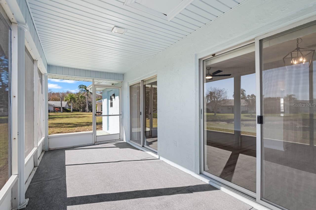 Image 20 of 55 For 2337 Glenmore Circle