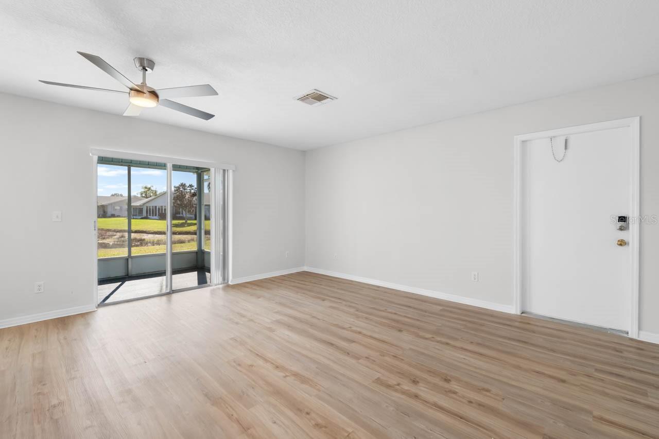 Image 3 of 55 For 2337 Glenmore Circle