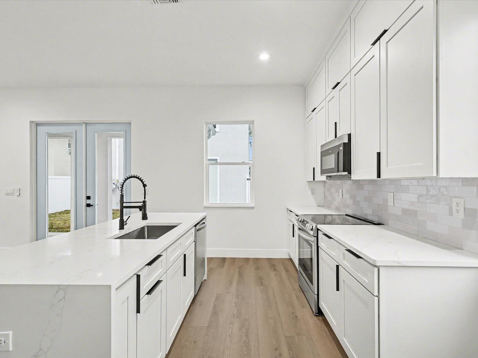 Image 21 of 96 For 1751 27th Avenue N