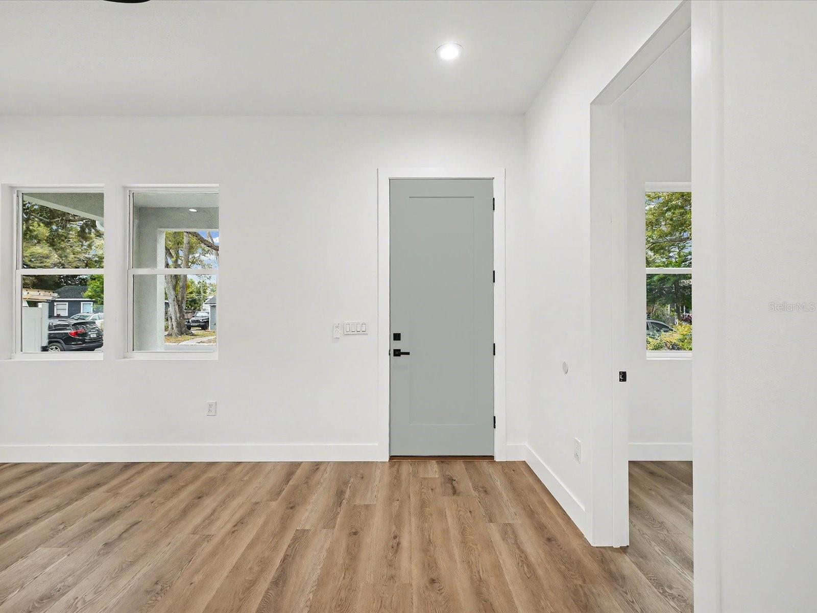 Image 3 of 96 For 1751 27th Avenue N