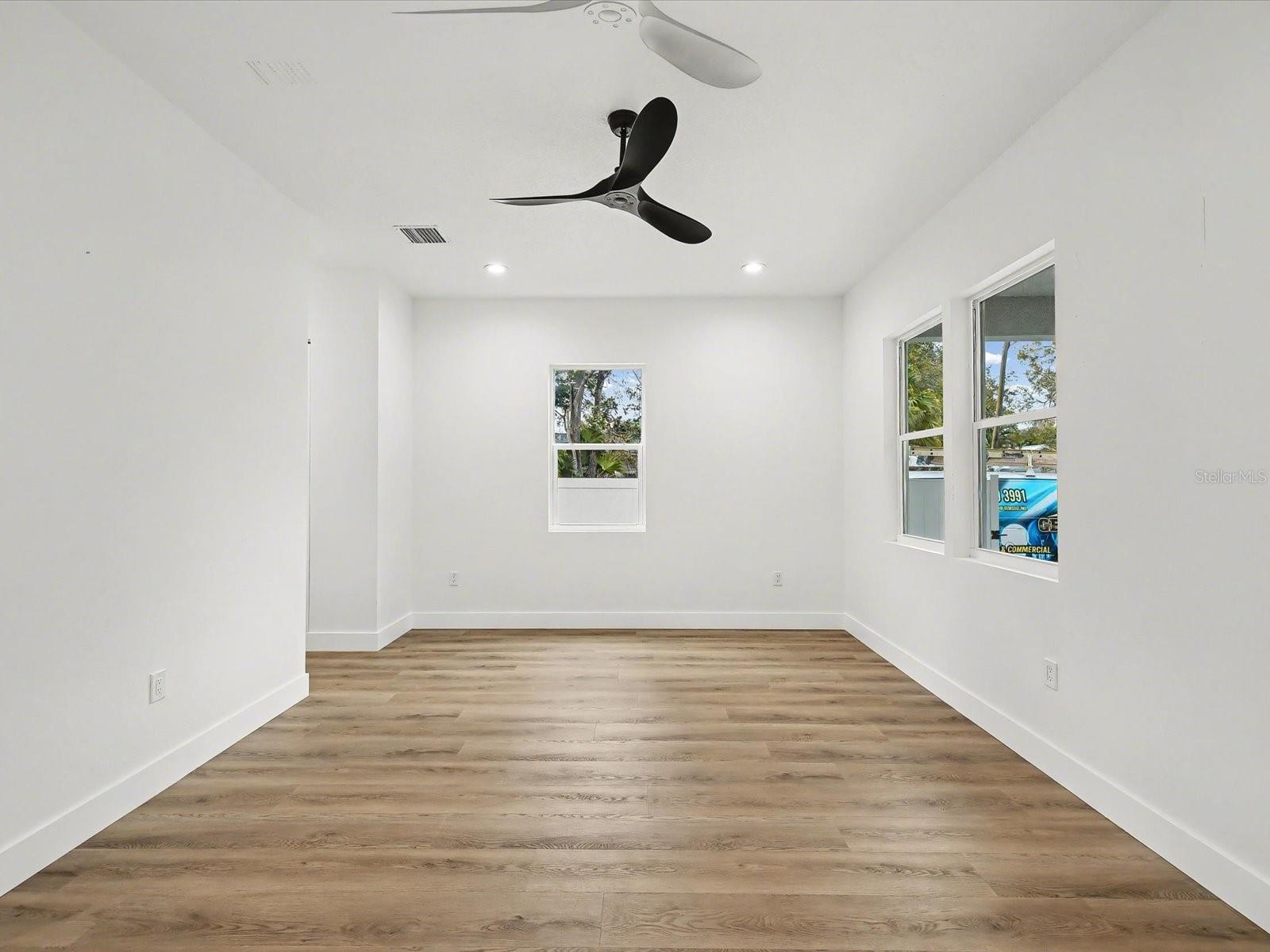 Image 4 of 96 For 1751 27th Avenue N