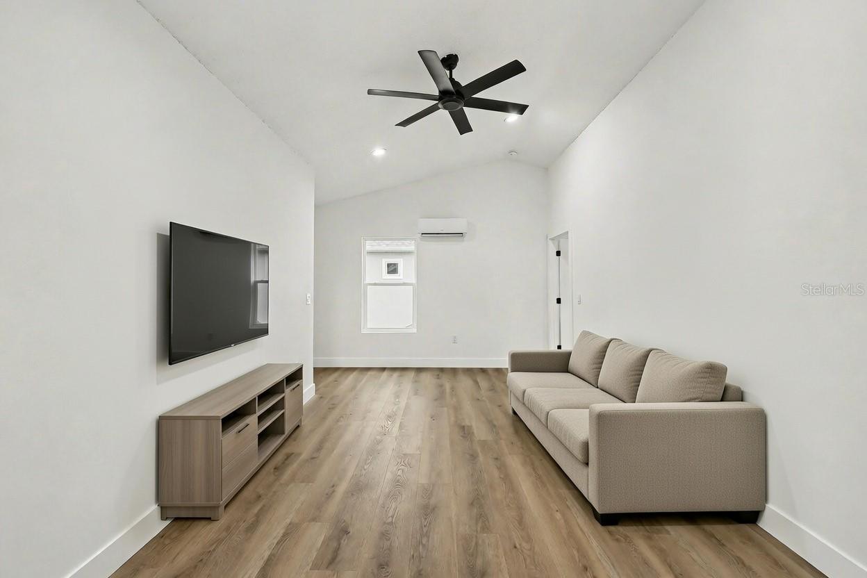 Image 51 of 96 For 1751 27th Avenue N