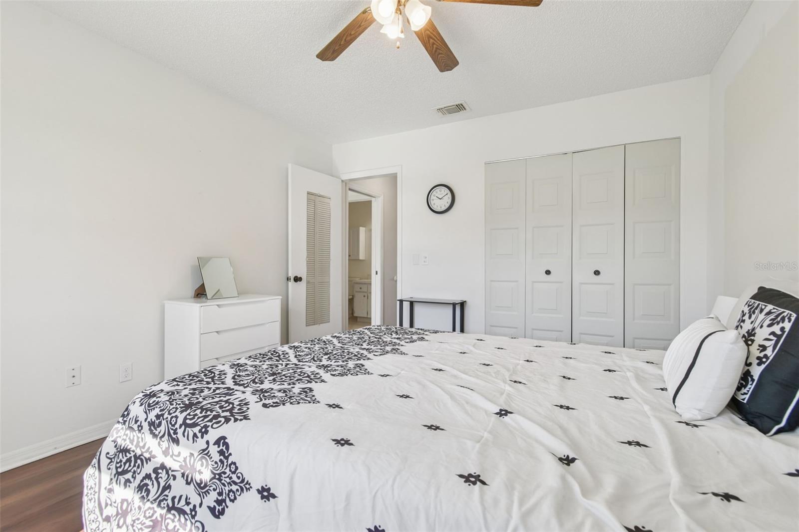 Image 16 of 26 For 123 Glendower Circle