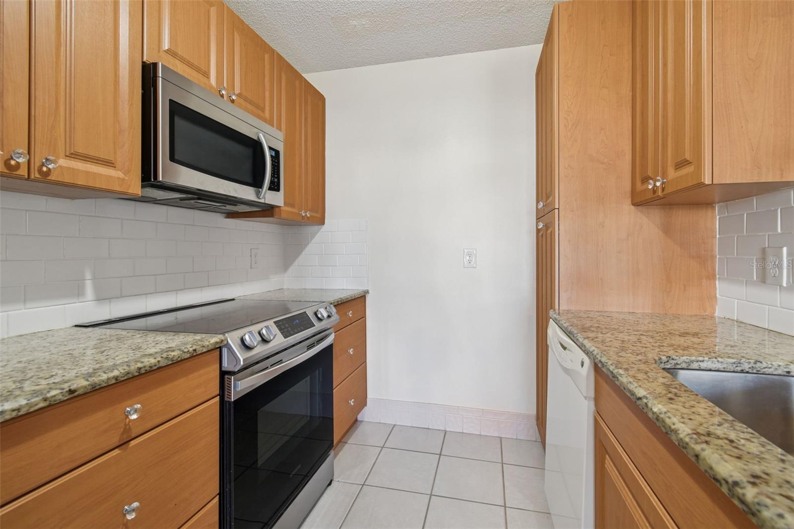 Image 7 of 26 For 123 Glendower Circle