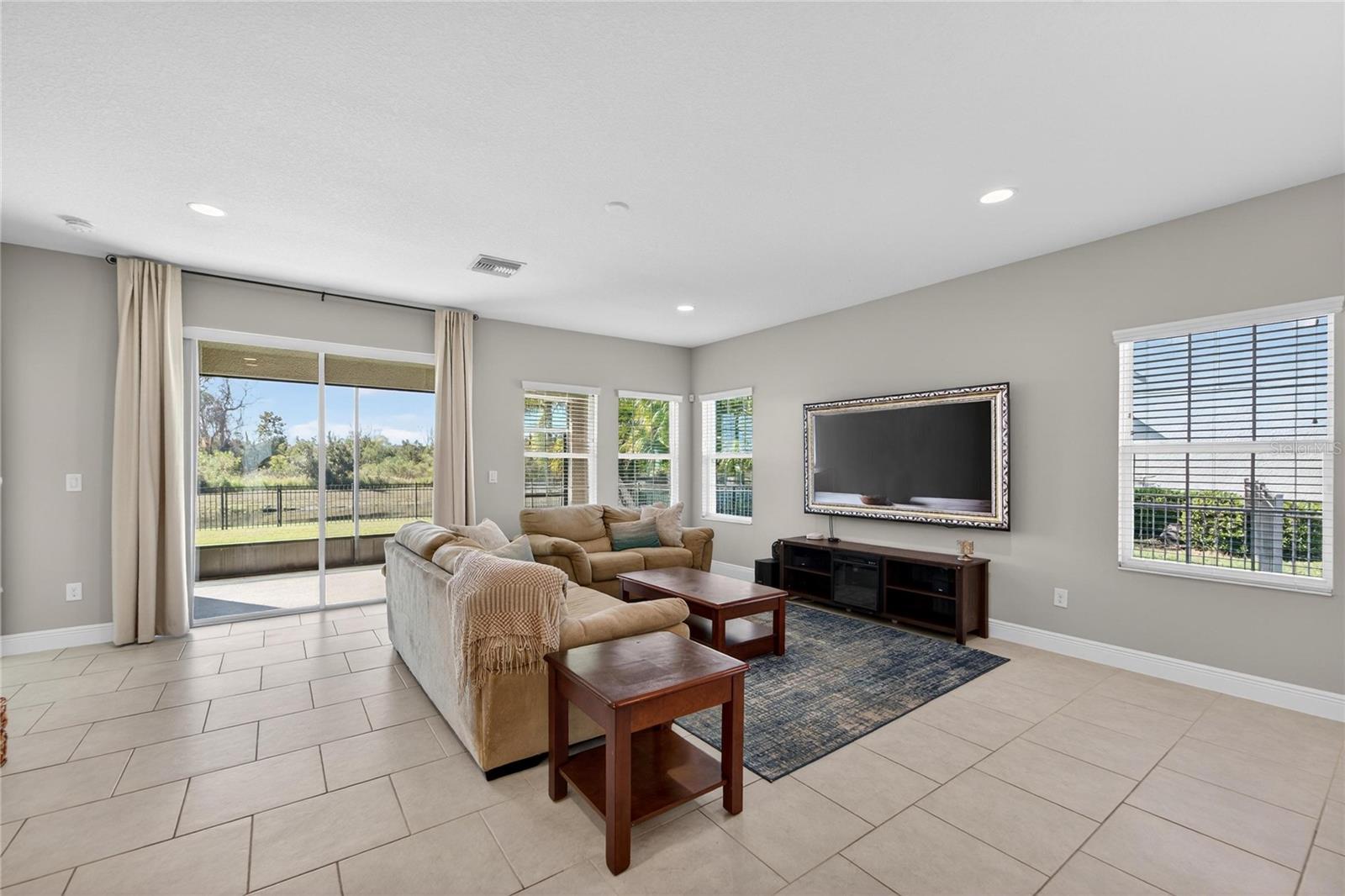 Image 10 of 97 For 5427 Silver Sun Drive