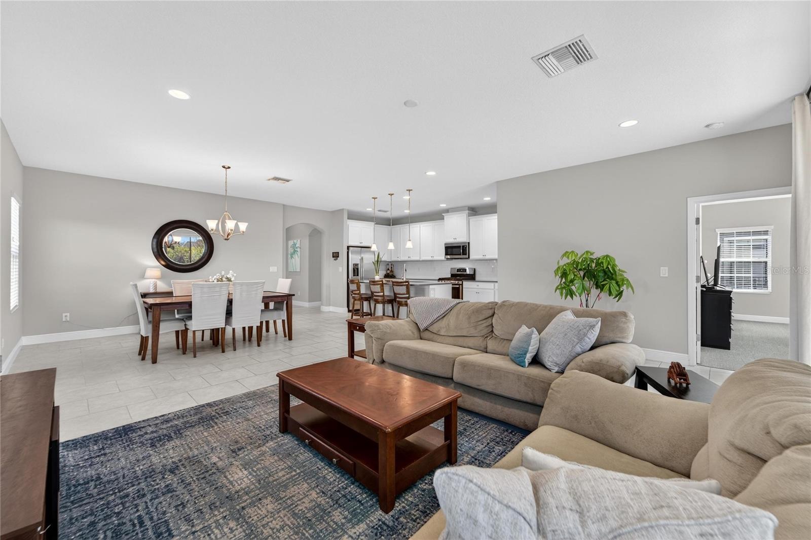 Image 14 of 97 For 5427 Silver Sun Drive