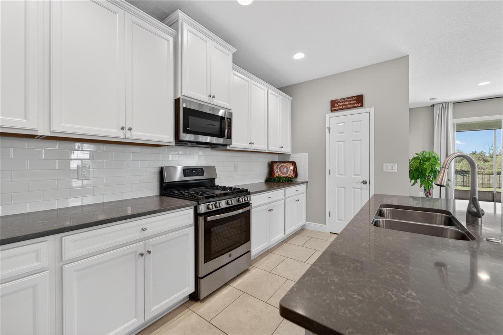 Image 17 of 97 For 5427 Silver Sun Drive