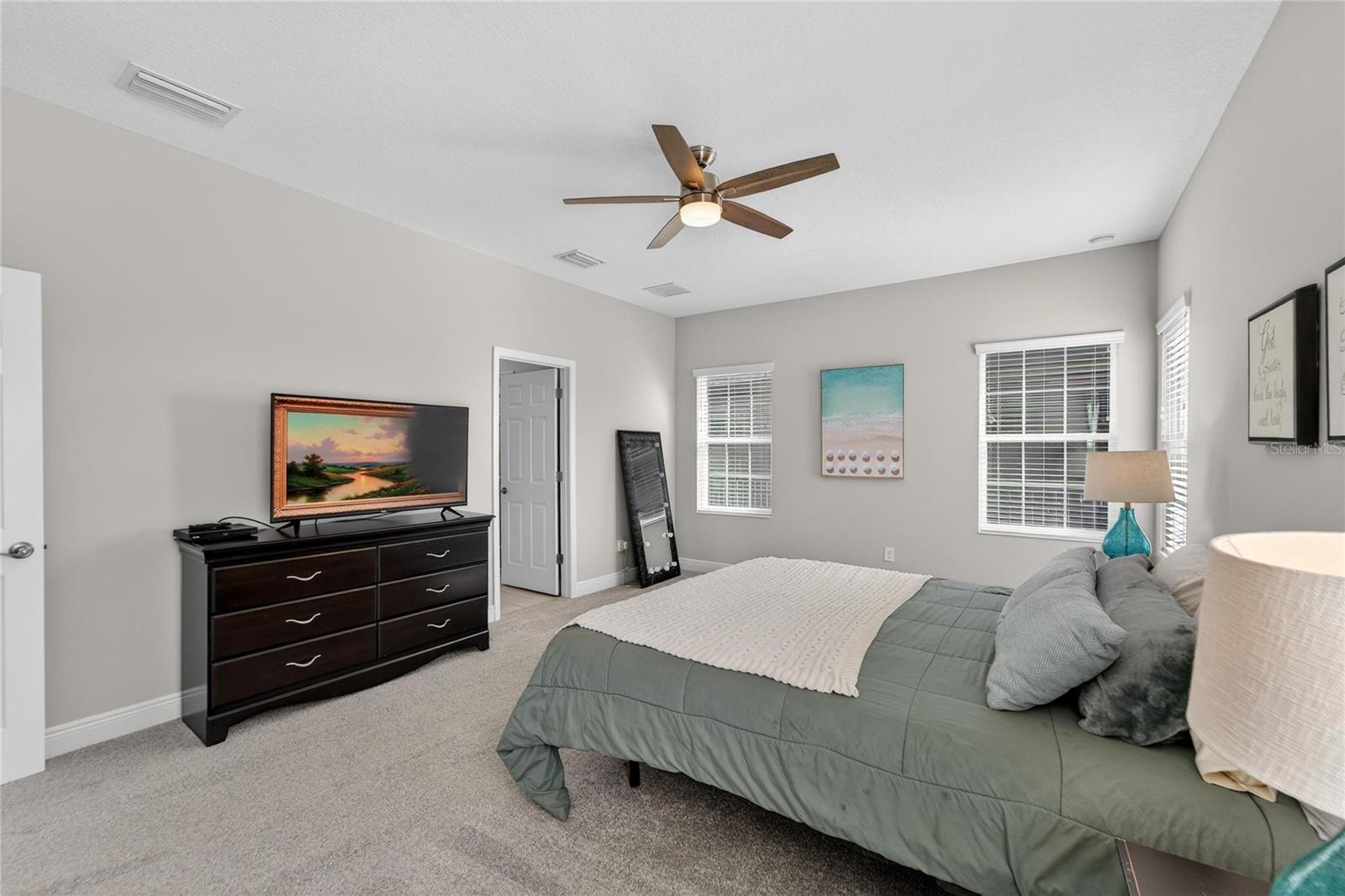 Image 29 of 97 For 5427 Silver Sun Drive