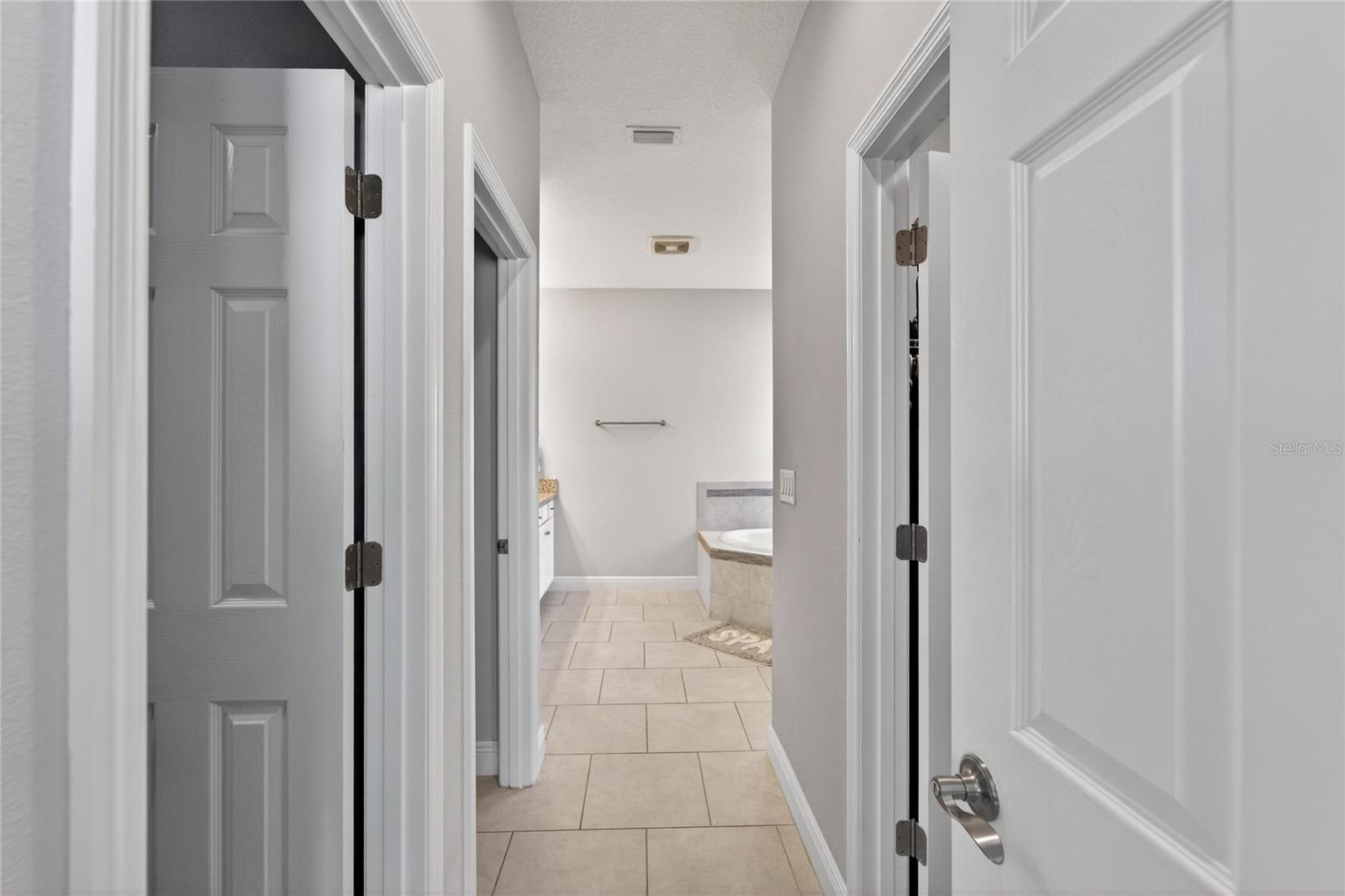 Image 32 of 97 For 5427 Silver Sun Drive