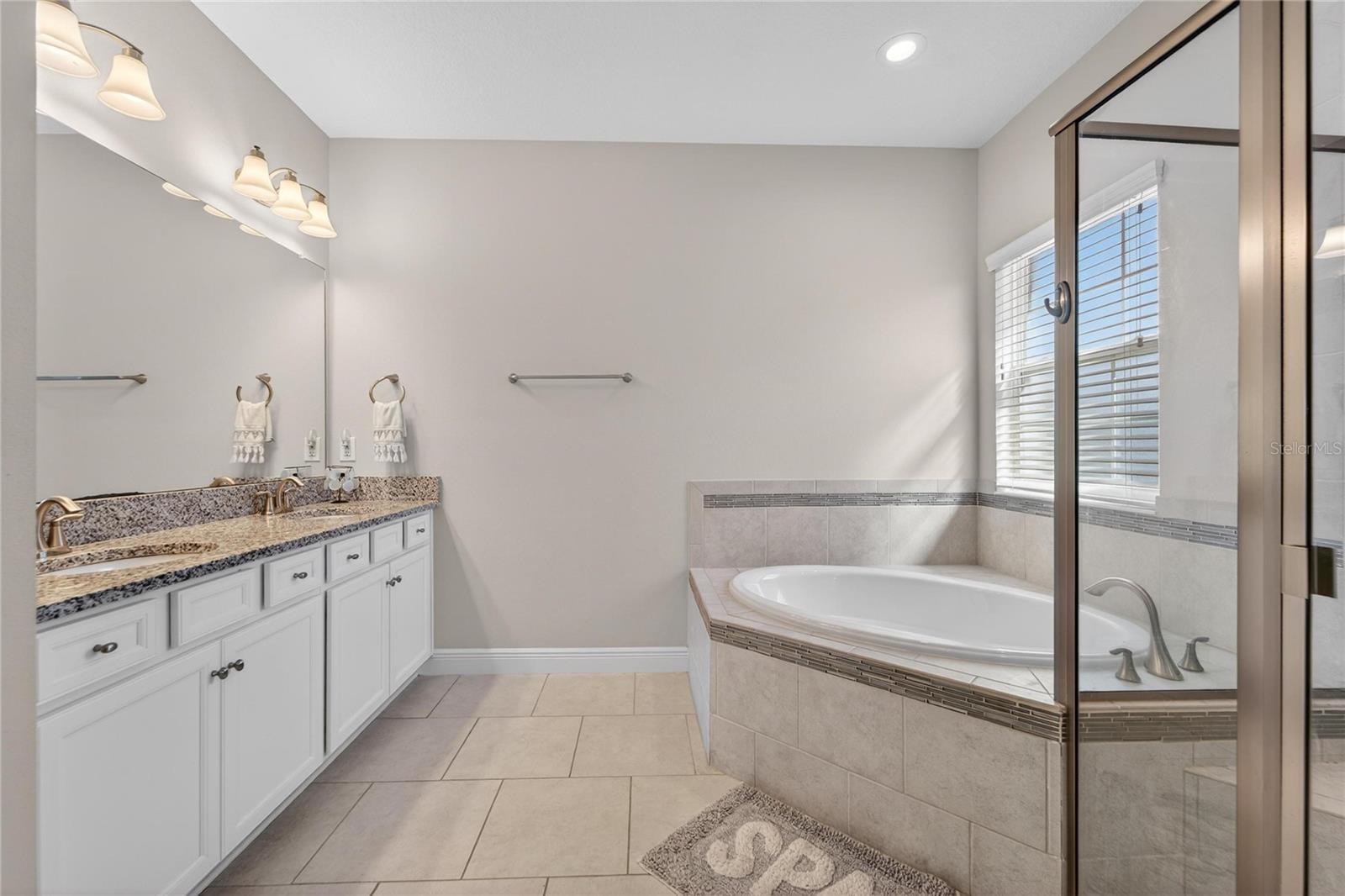 Image 33 of 97 For 5427 Silver Sun Drive