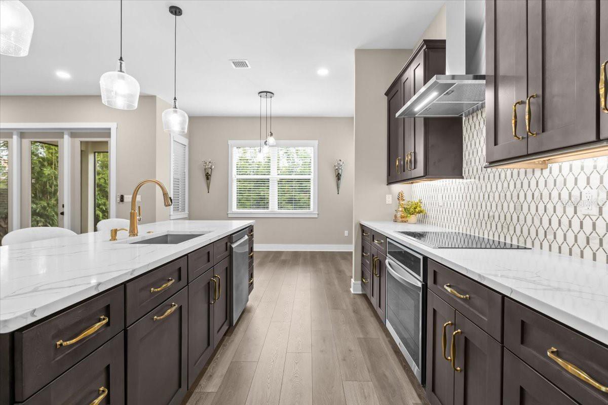 Image 10 of 37 For 213 Giddens Avenue