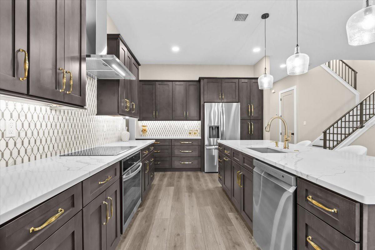 Image 13 of 37 For 213 Giddens Avenue