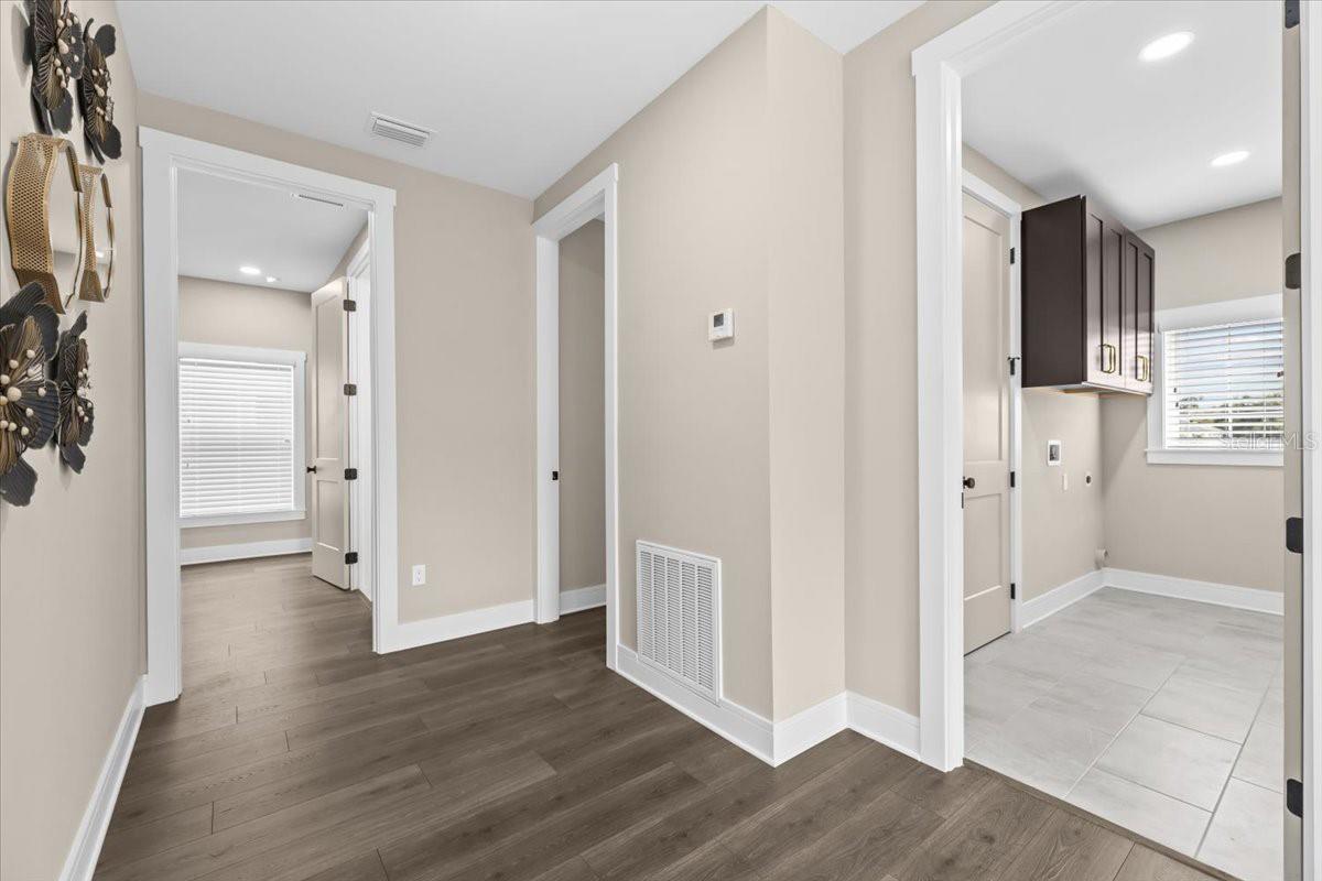 Image 21 of 37 For 213 Giddens Avenue