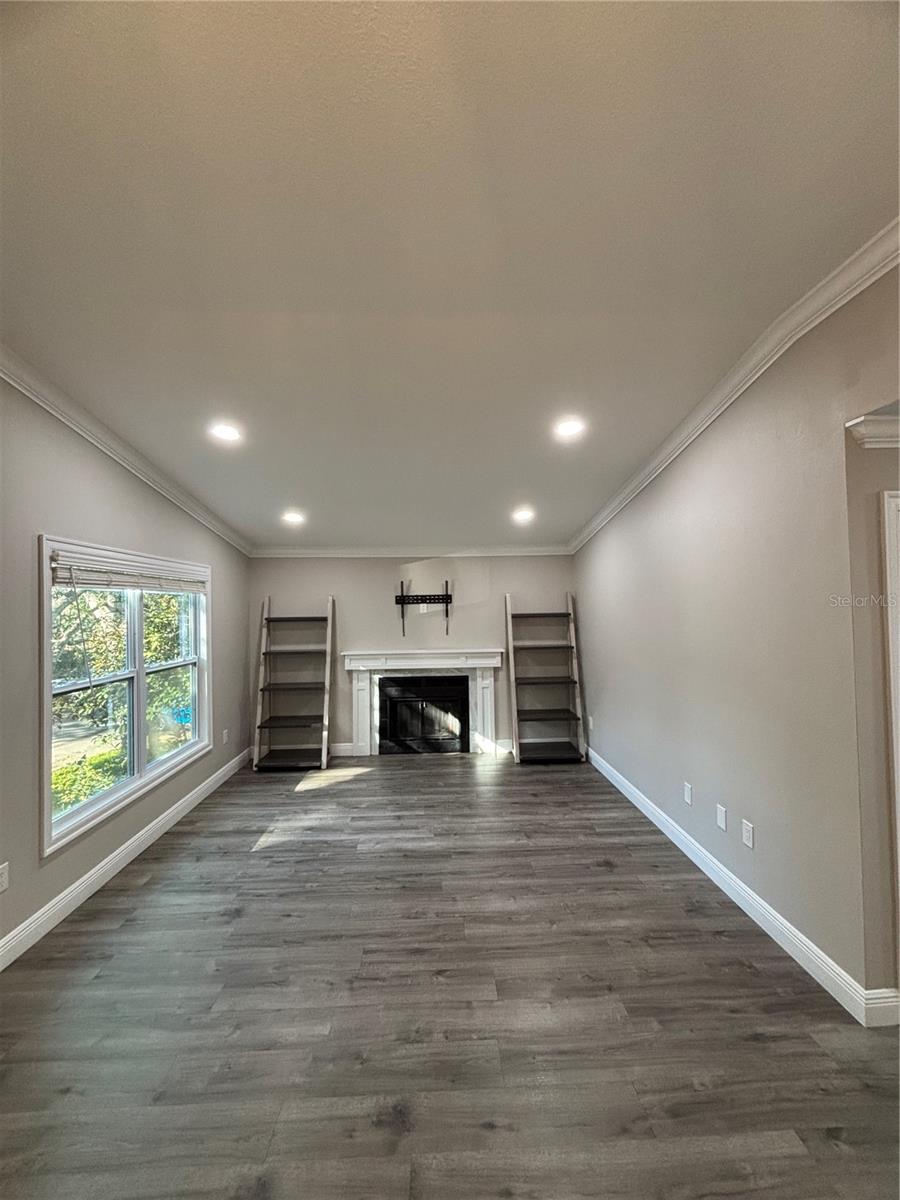 Image 4 of 13 For 14207 Shadow Moss Lane 202