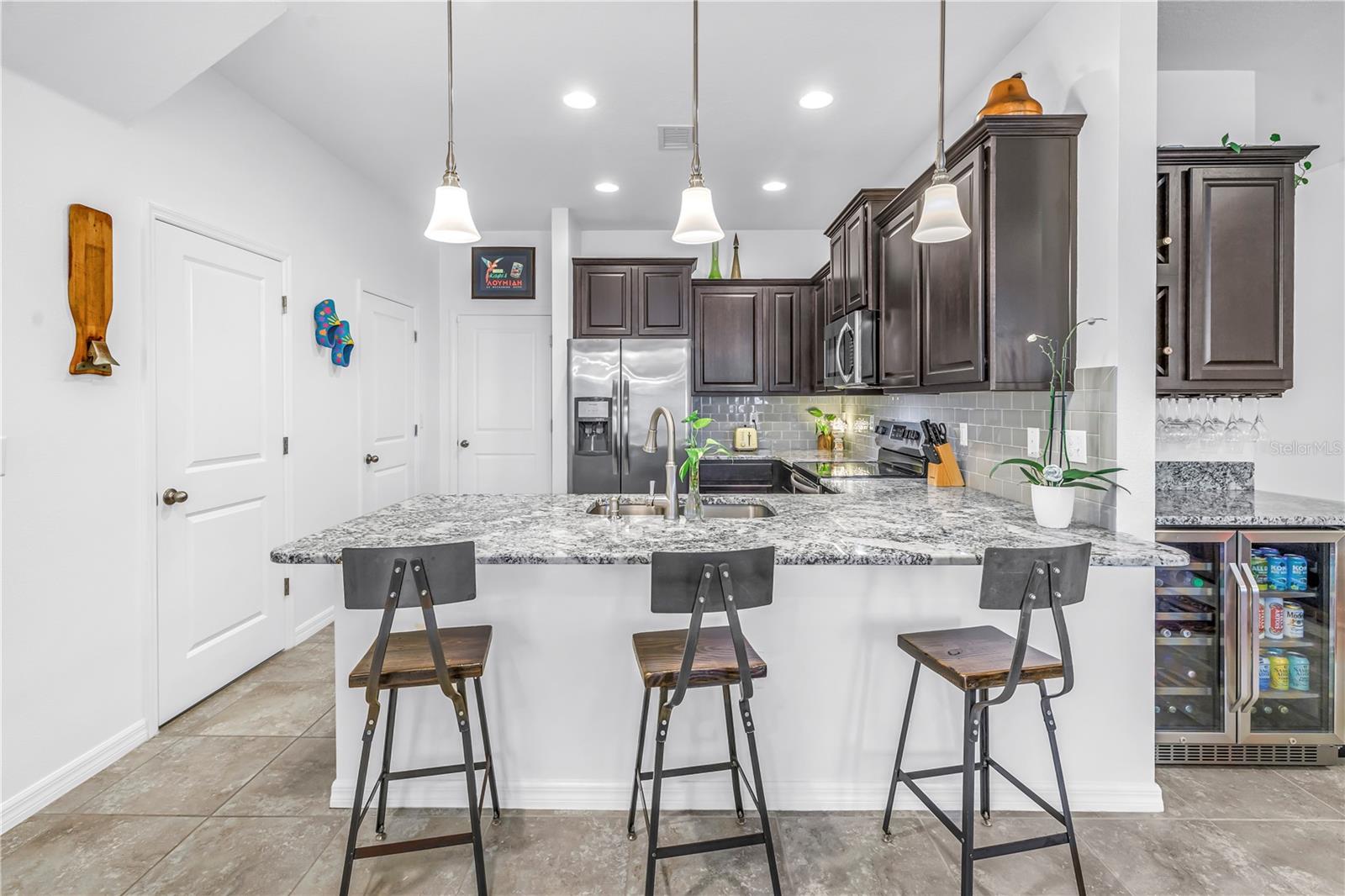 Listing photo id 9 for 5284 6th Way N