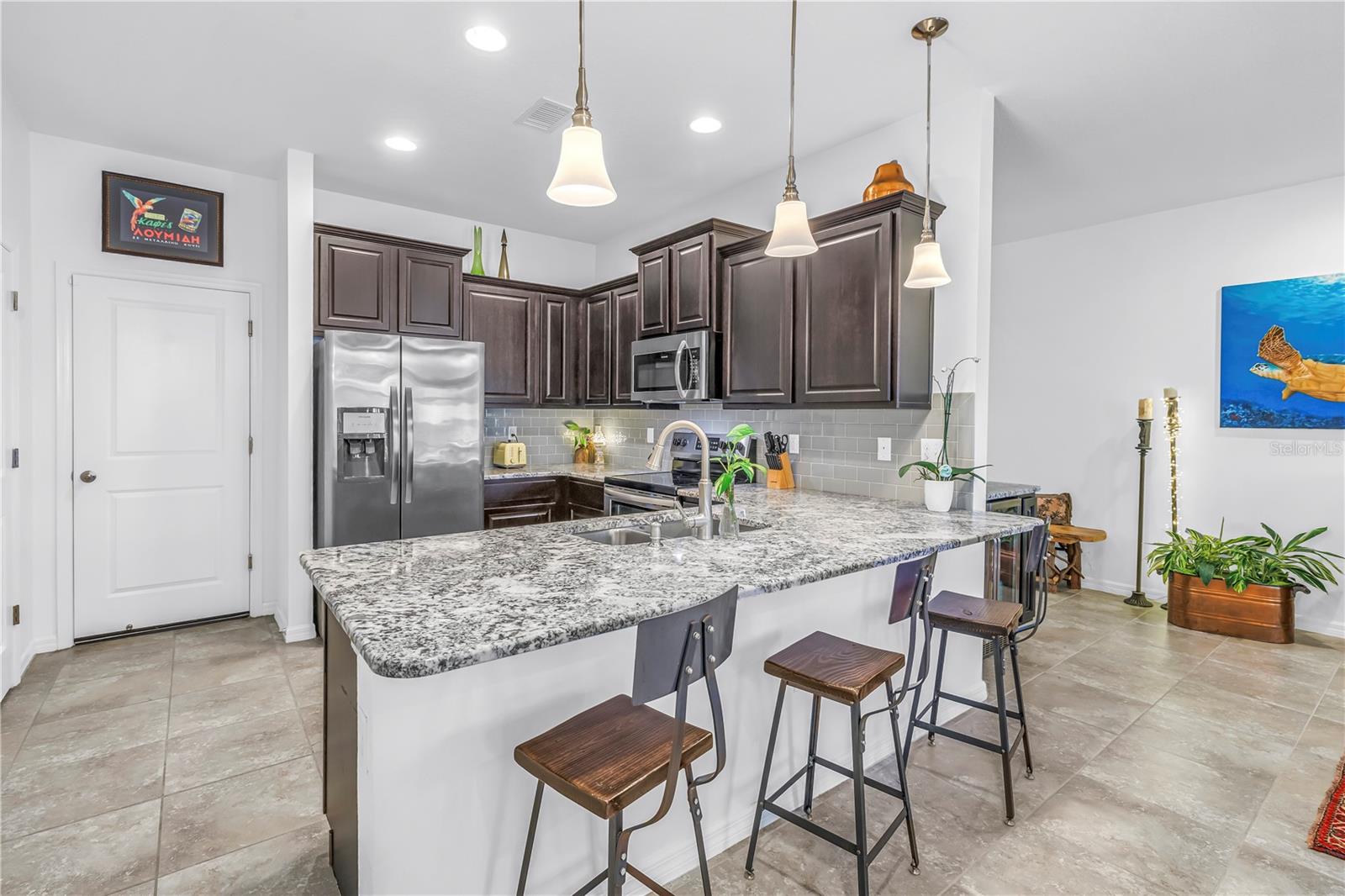 Listing photo id 10 for 5284 6th Way N