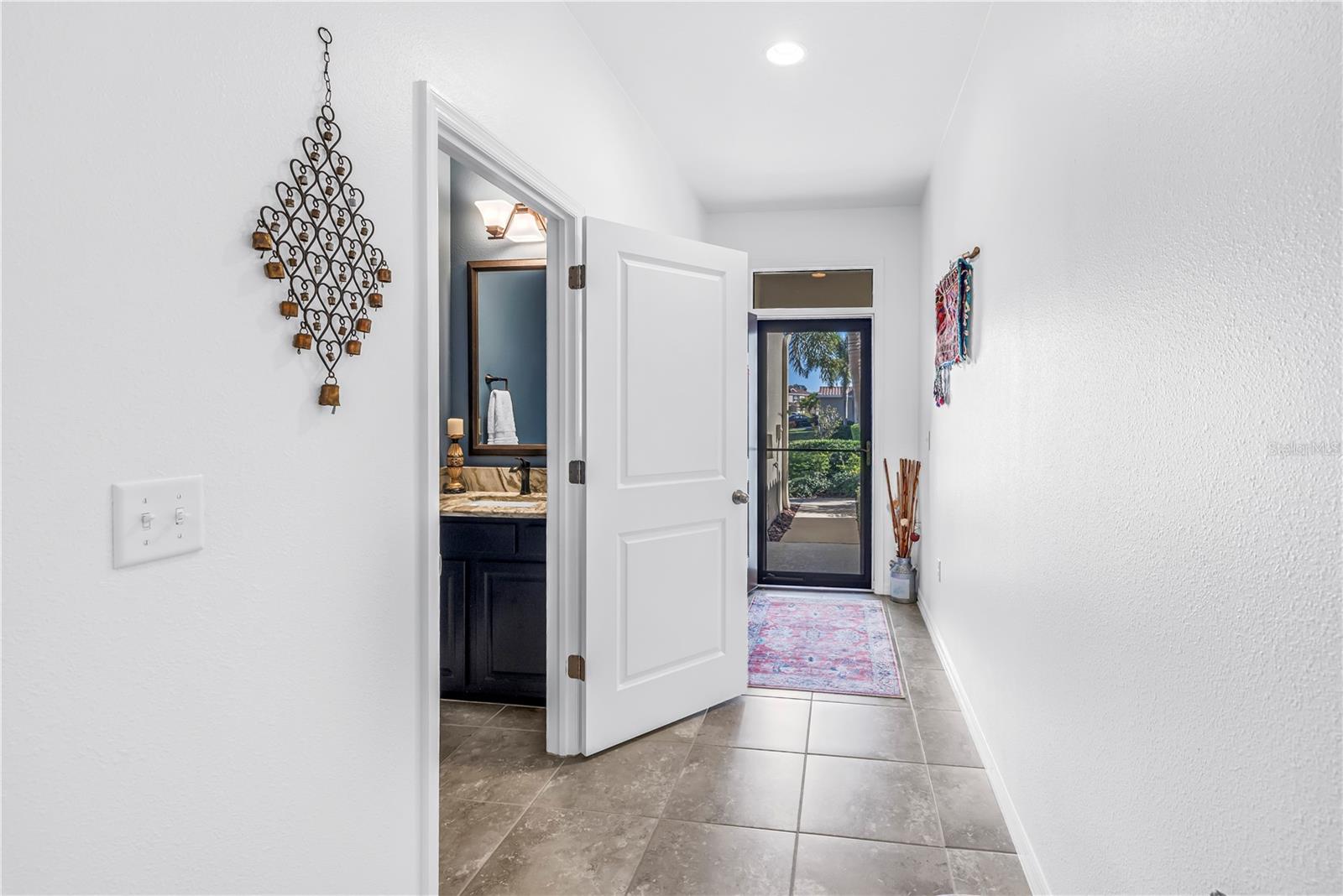 Listing photo id 15 for 5284 6th Way N