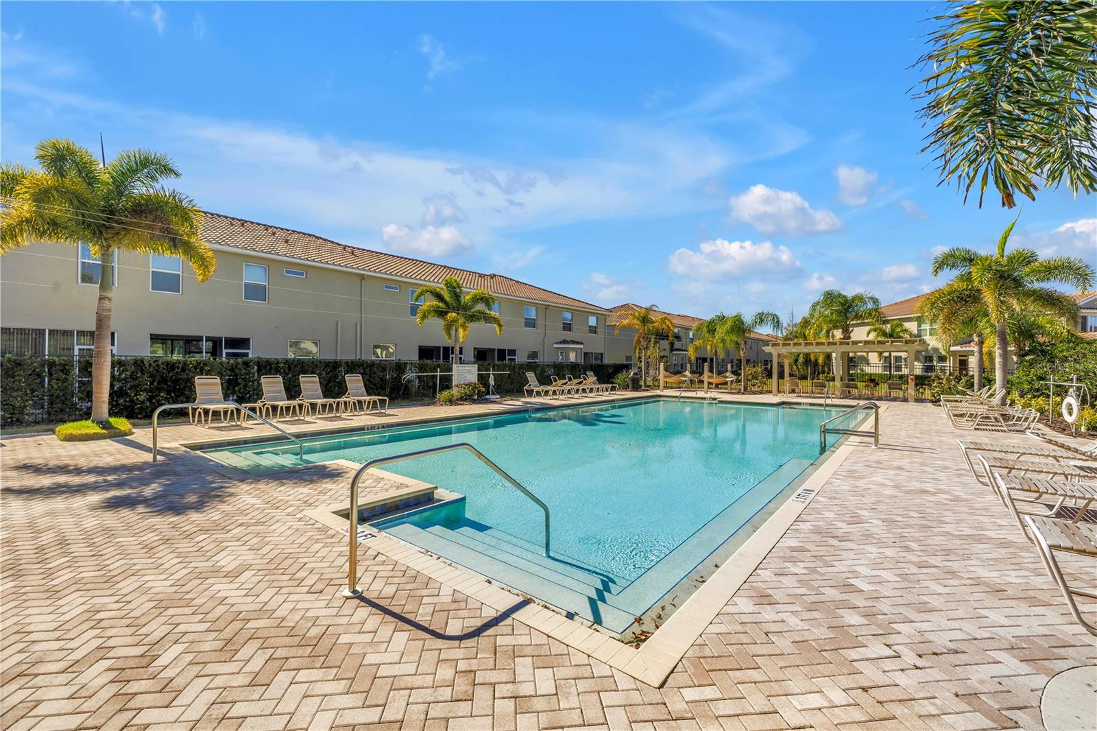 Listing photo id 41 for 5284 6th Way N