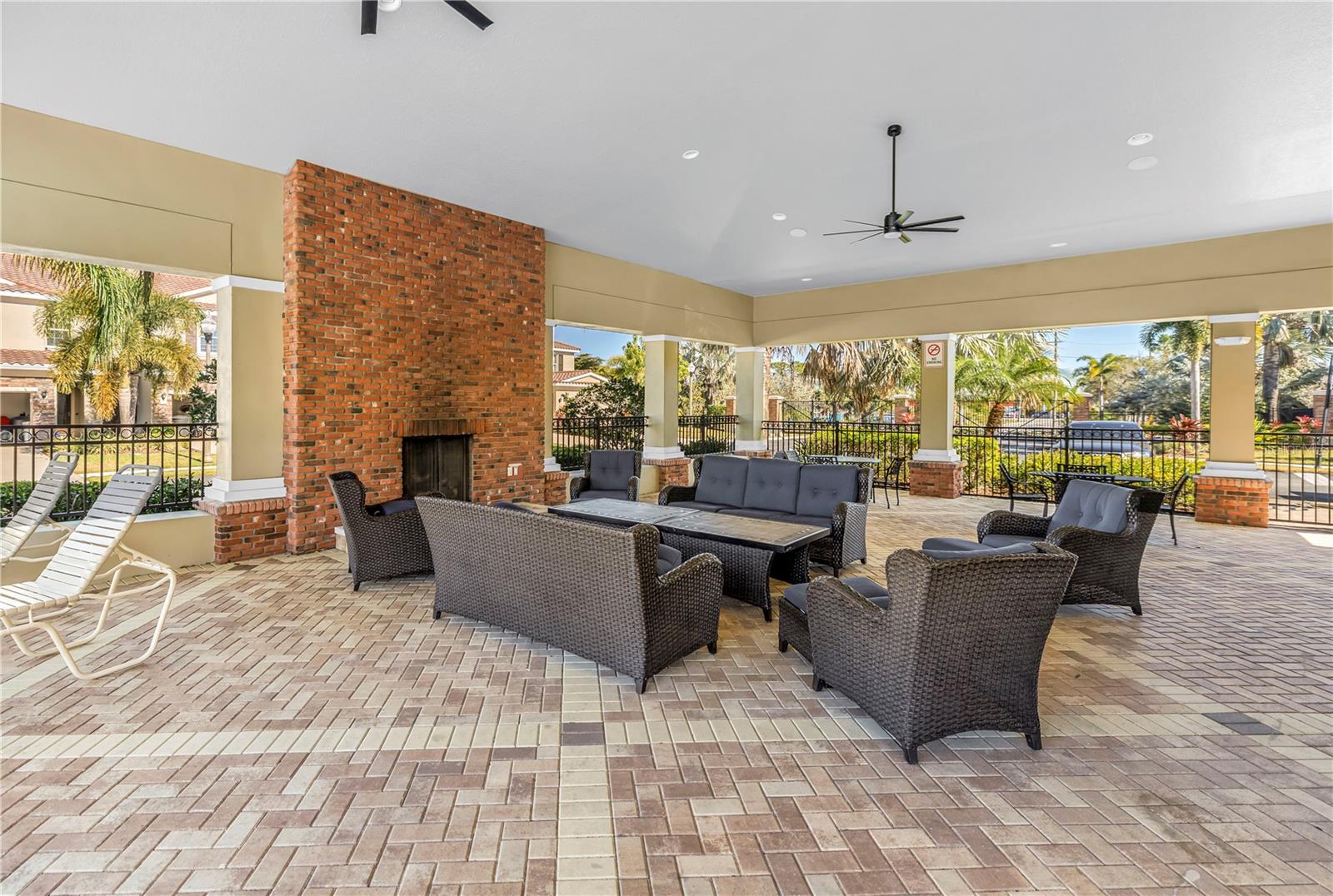 Listing photo id 42 for 5284 6th Way N