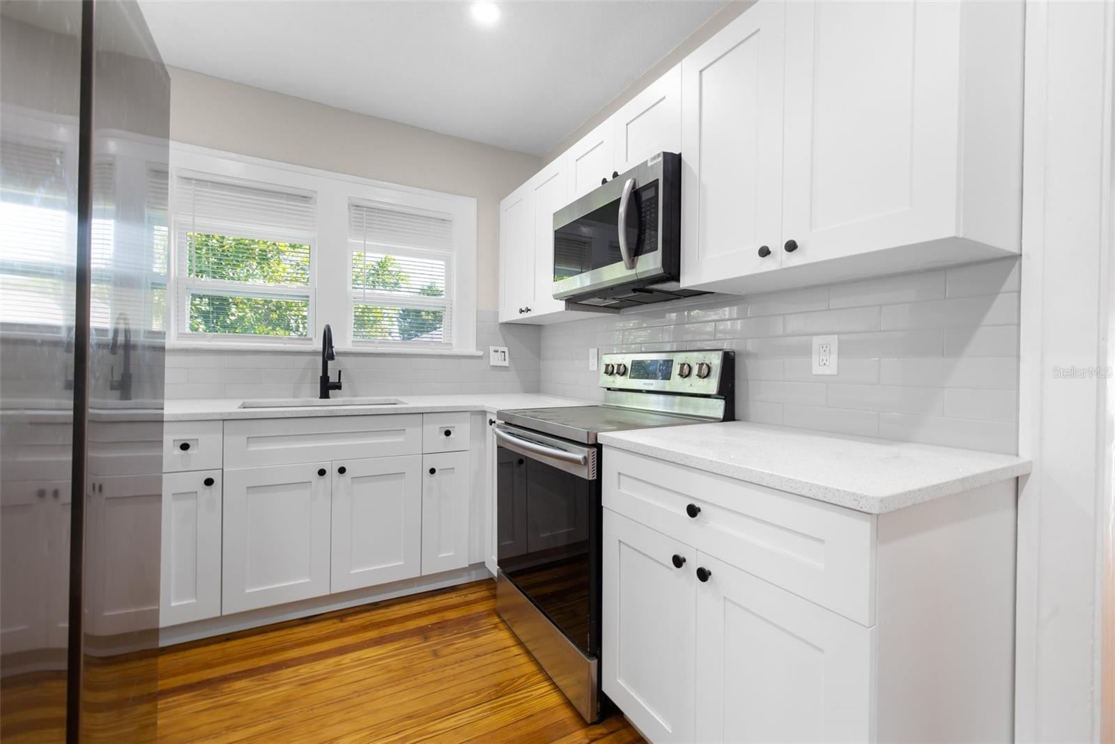 Image 18 of 25 For 781 31st Avenue N