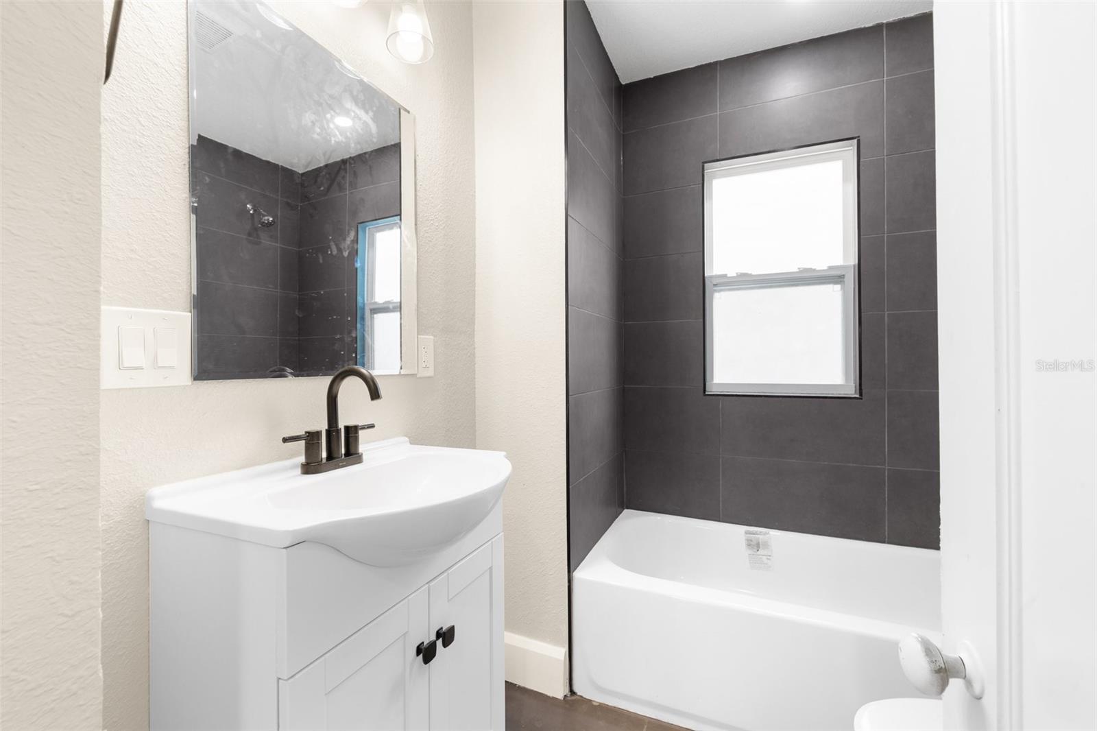 Image 20 of 25 For 781 31st Avenue N