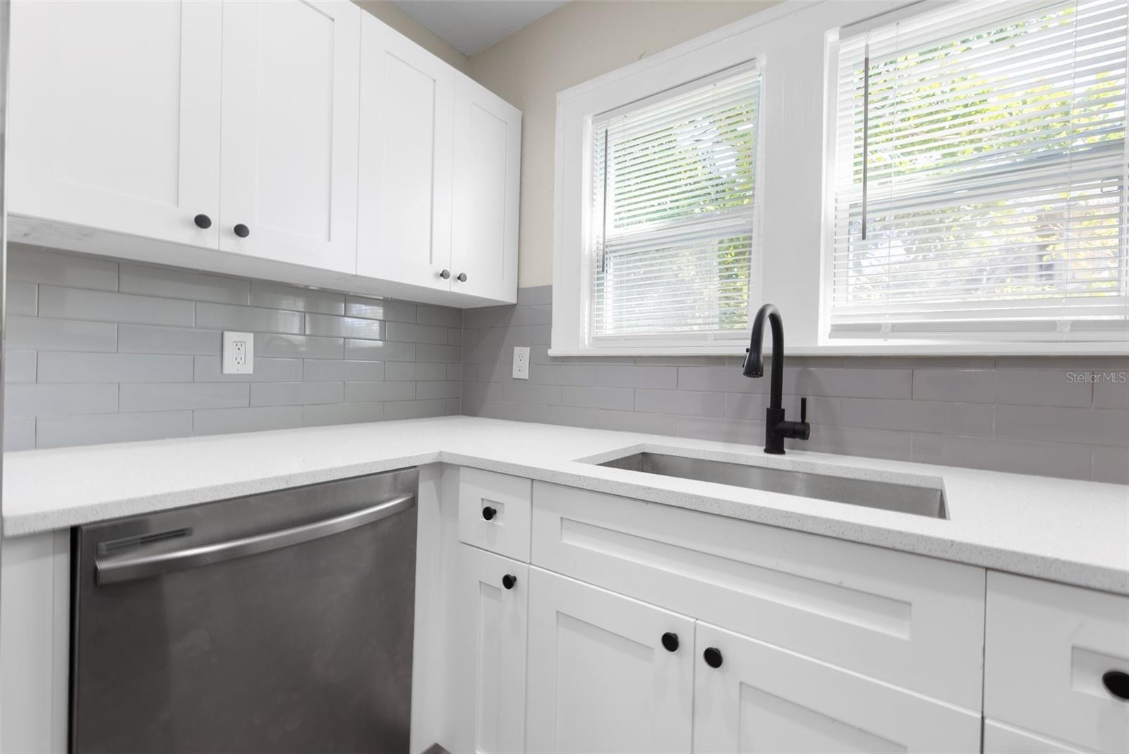 Image 21 of 25 For 781 31st Avenue N