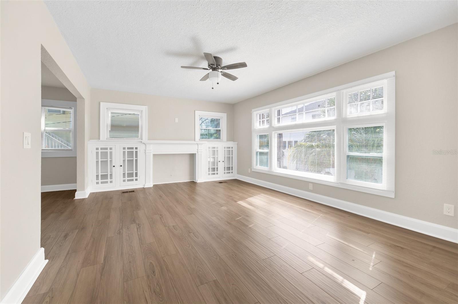 Image 3 of 25 For 781 31st Avenue N