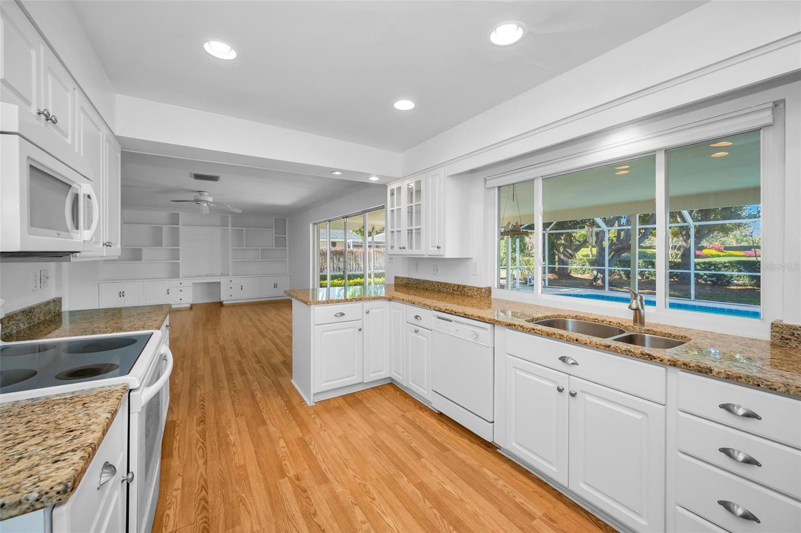 Image 28 of 75 For 4 Hibiscus Road