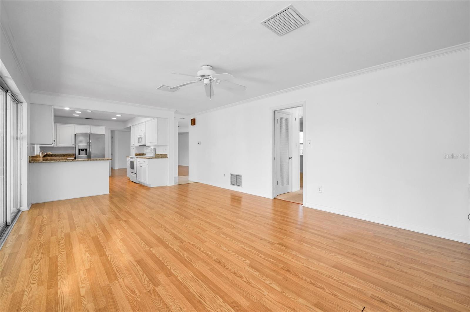 Image 32 of 75 For 4 Hibiscus Road