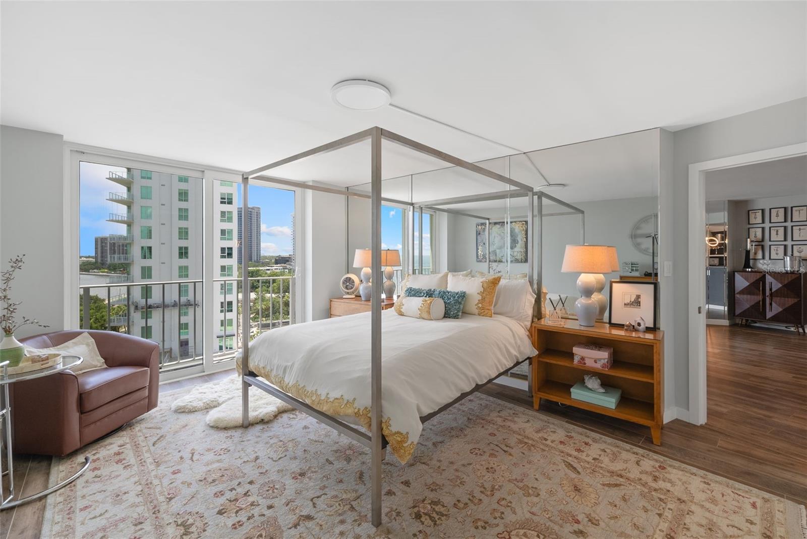 Image 10 of 18 For 2611 Bayshore Boulevard 1002