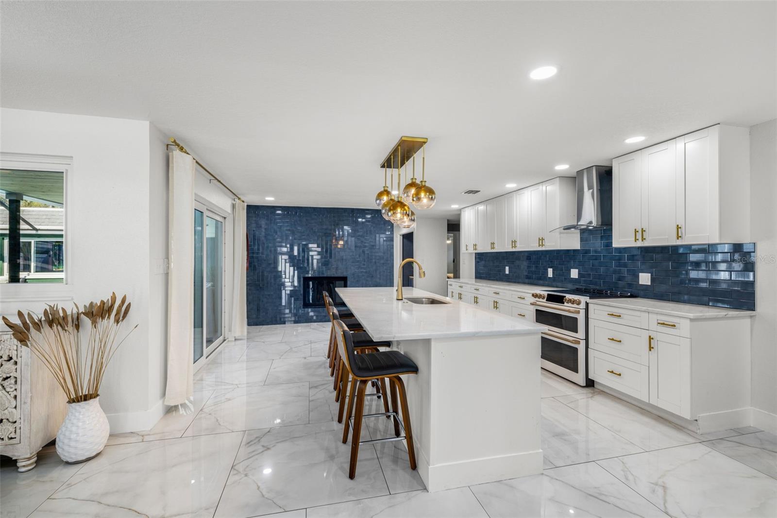 Image 12 of 40 For 2242 Buena Vista Drive