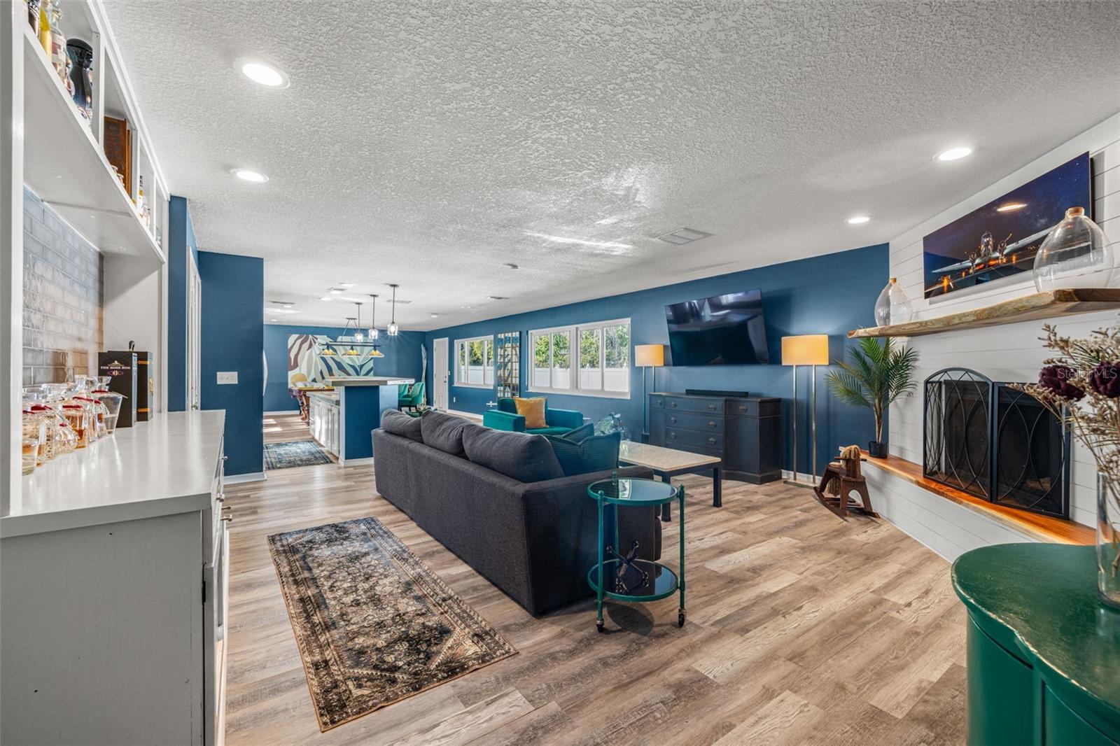 Image 16 of 40 For 2242 Buena Vista Drive