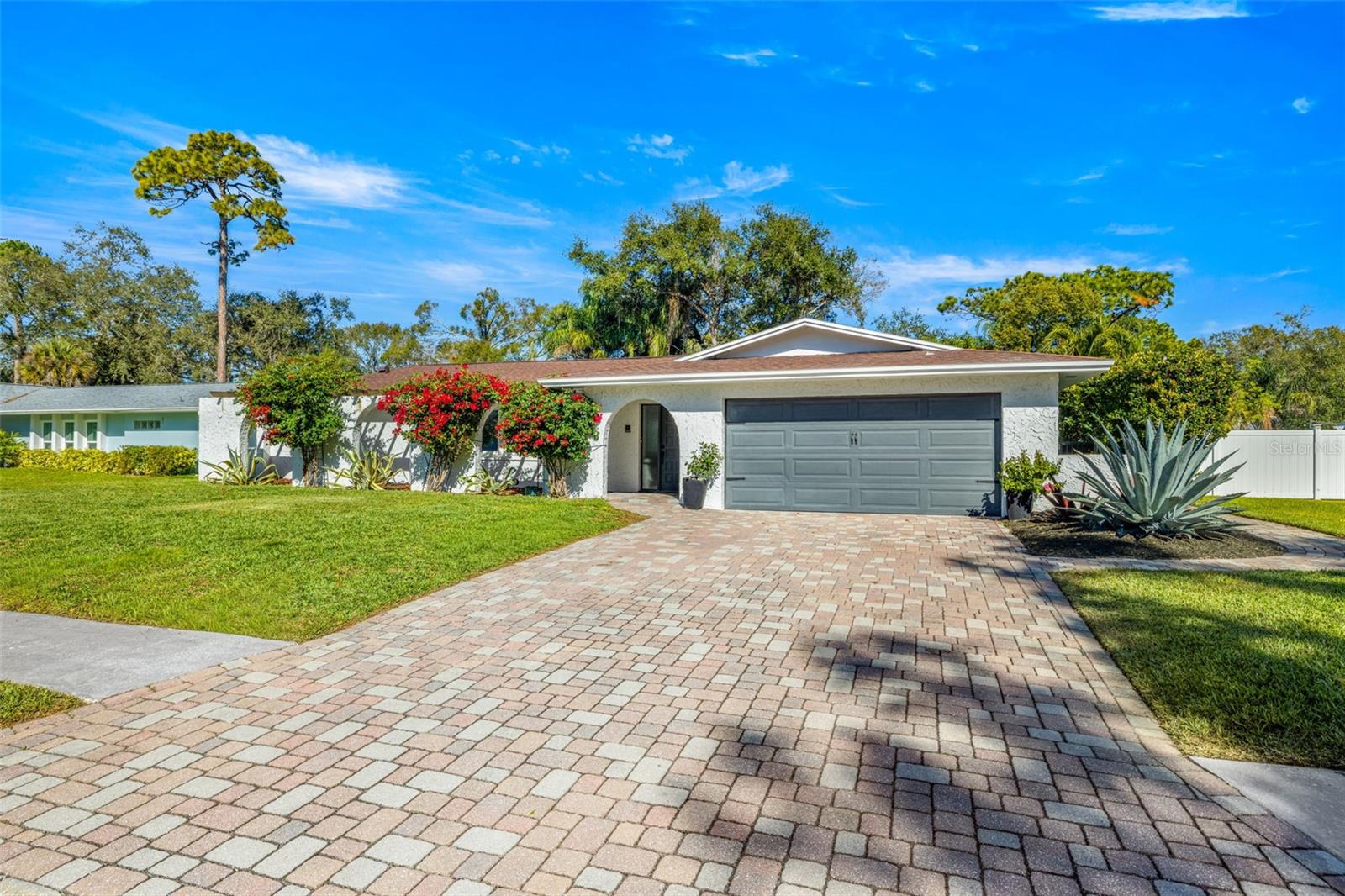 Image 2 of 40 For 2242 Buena Vista Drive