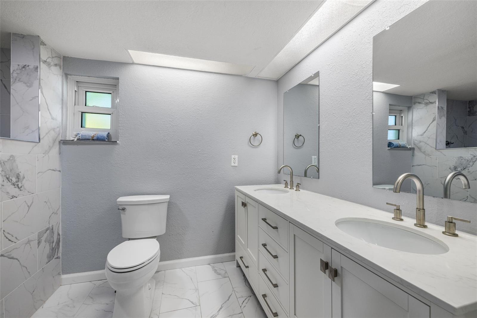 Image 25 of 40 For 2242 Buena Vista Drive