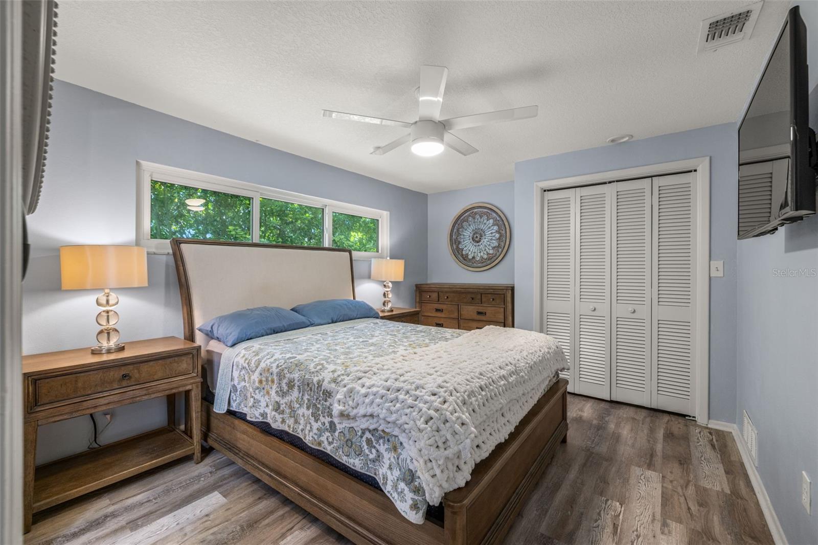 Image 27 of 40 For 2242 Buena Vista Drive