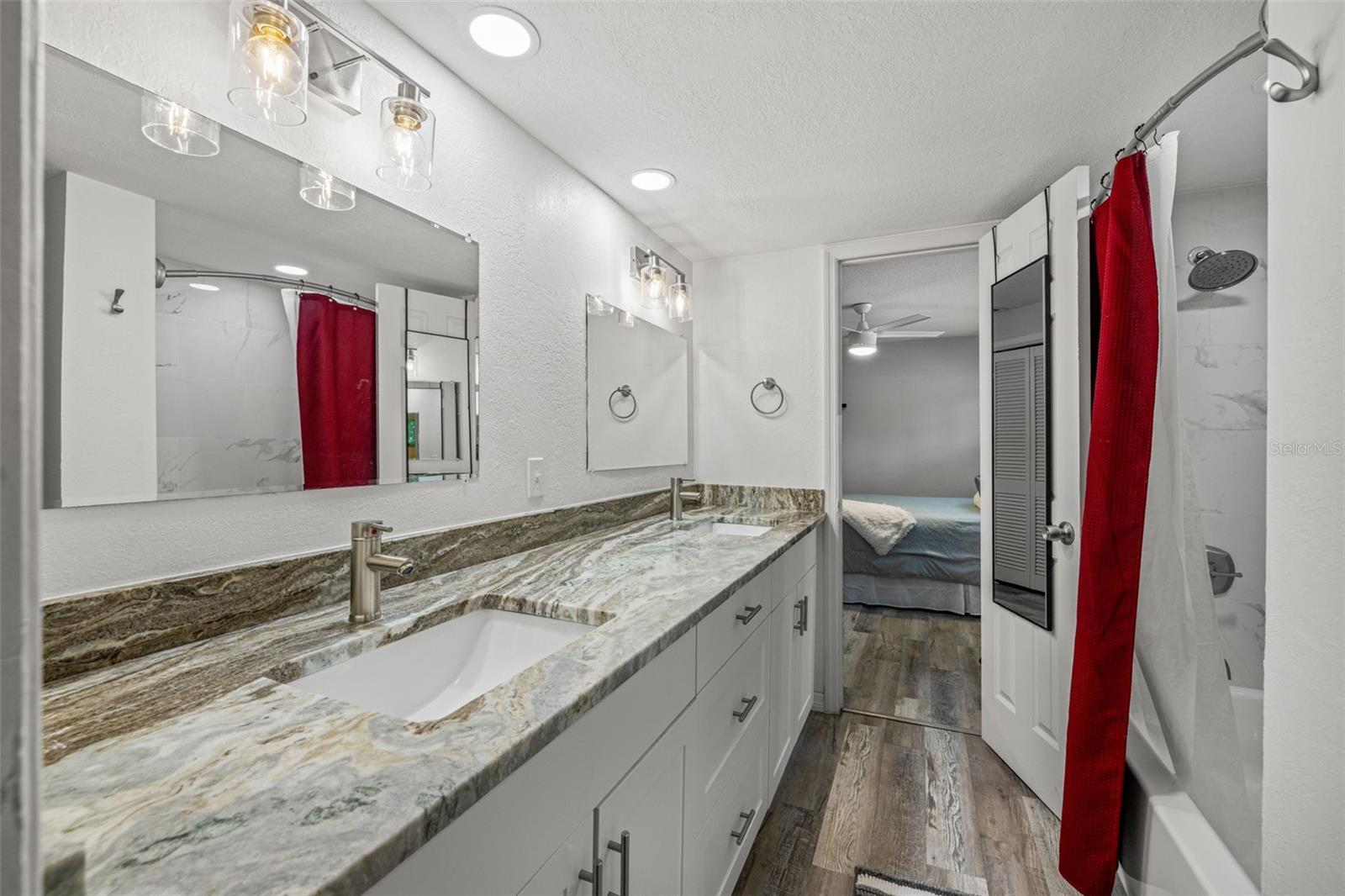 Image 28 of 40 For 2242 Buena Vista Drive