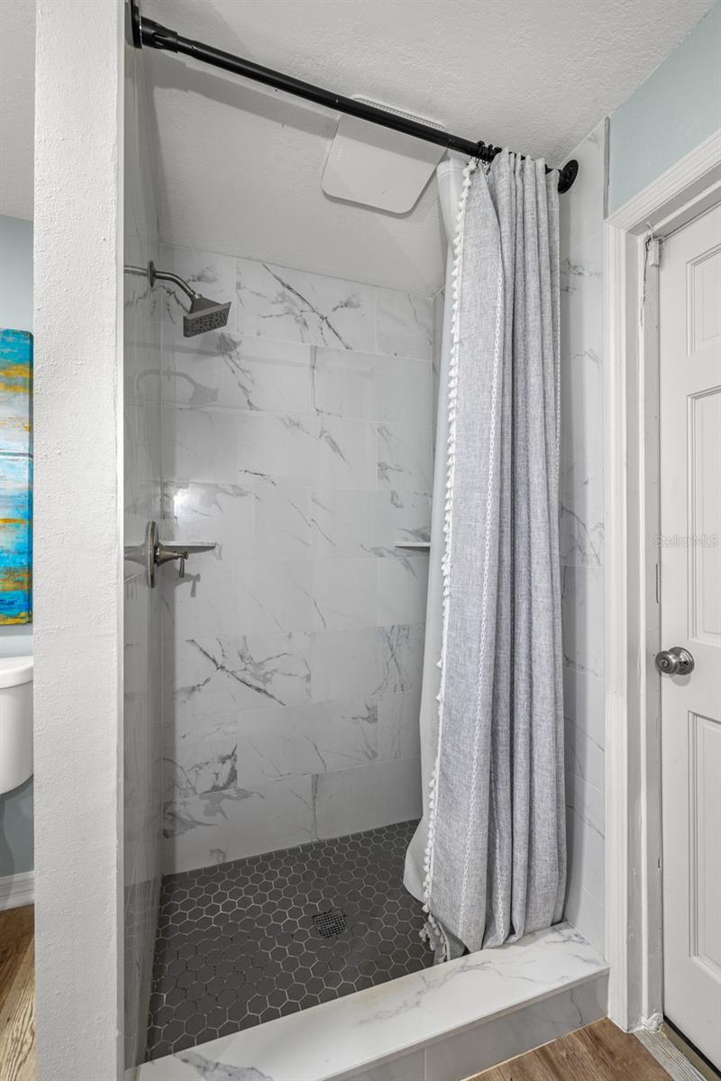 Image 32 of 40 For 2242 Buena Vista Drive