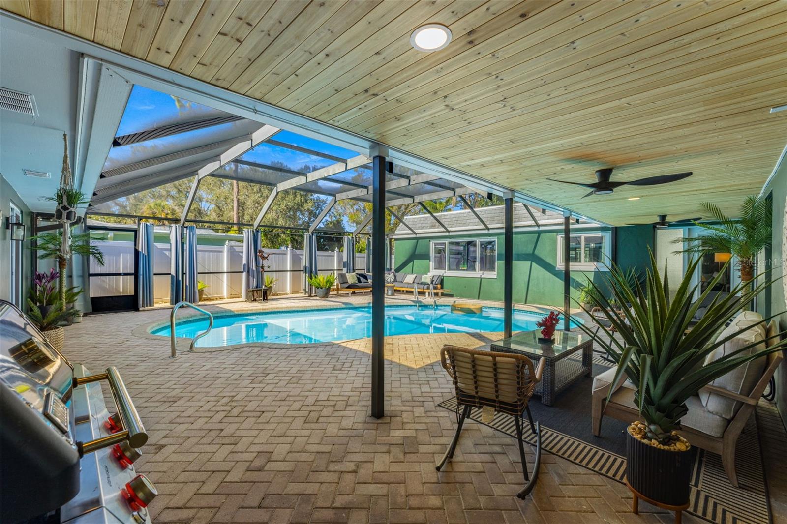 Image 35 of 40 For 2242 Buena Vista Drive