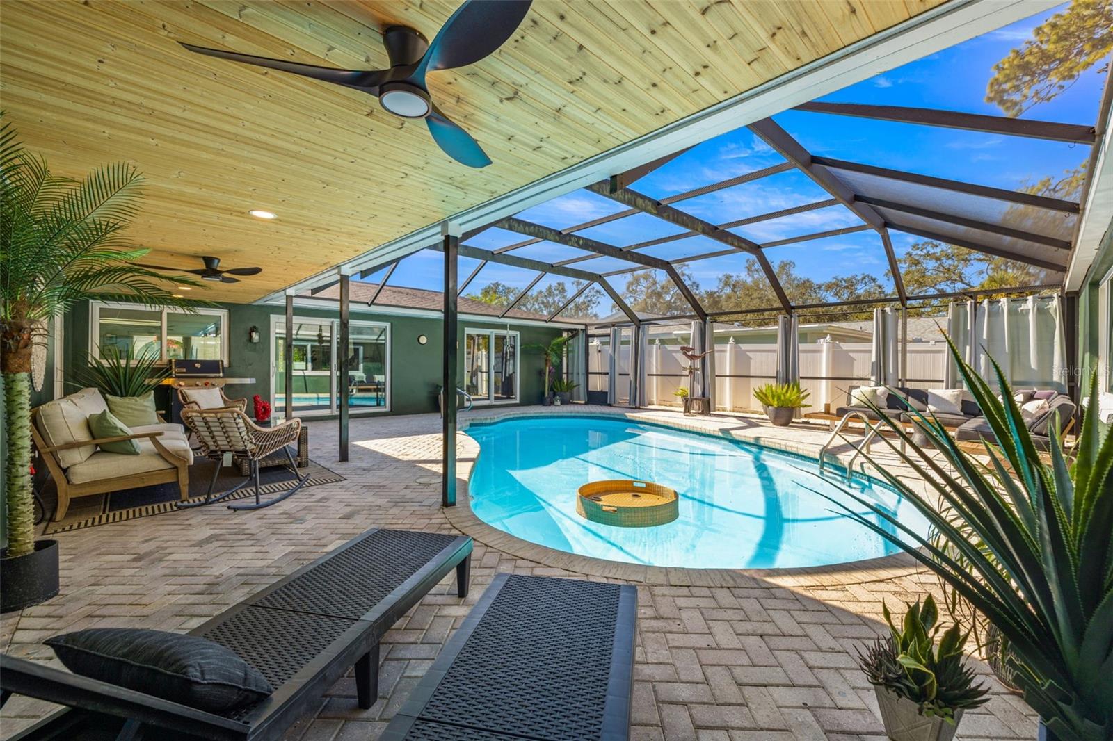 Image 37 of 40 For 2242 Buena Vista Drive