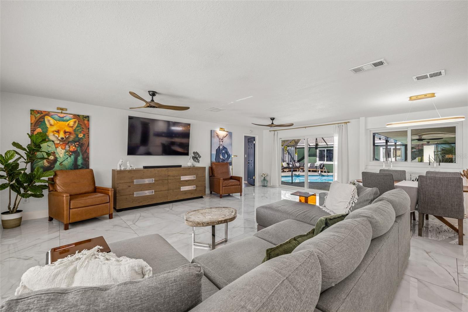 Image 8 of 40 For 2242 Buena Vista Drive