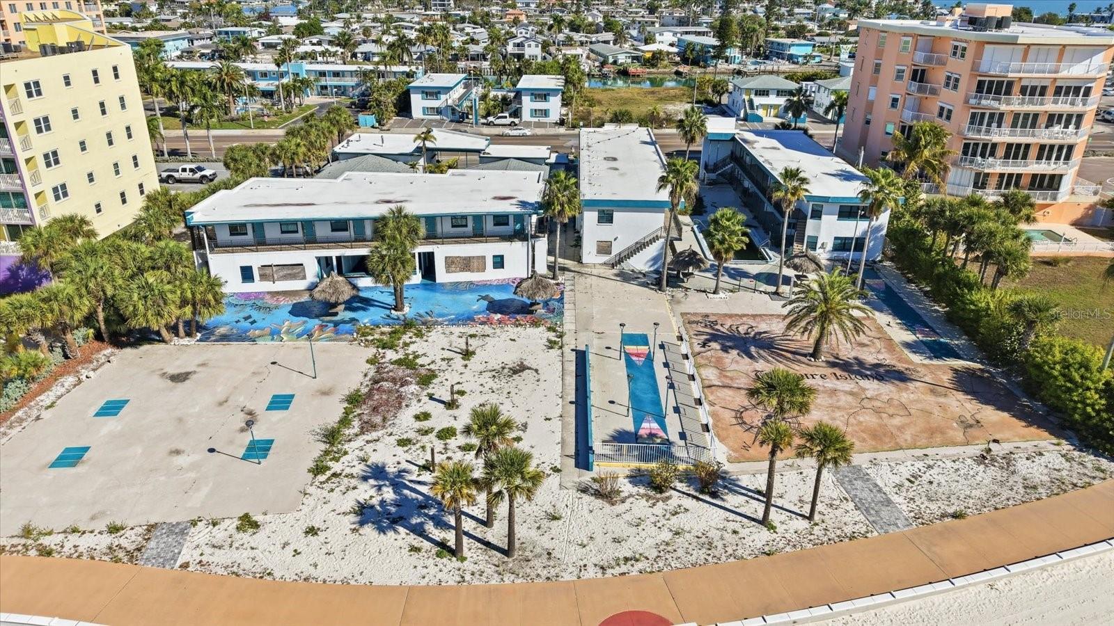 Listing photo id 8 for 11320 Gulf Boulevard