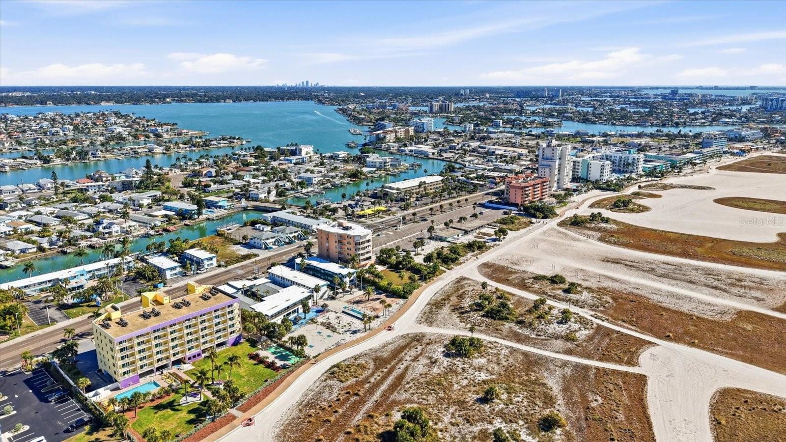 Listing photo id 16 for 11320 Gulf Boulevard