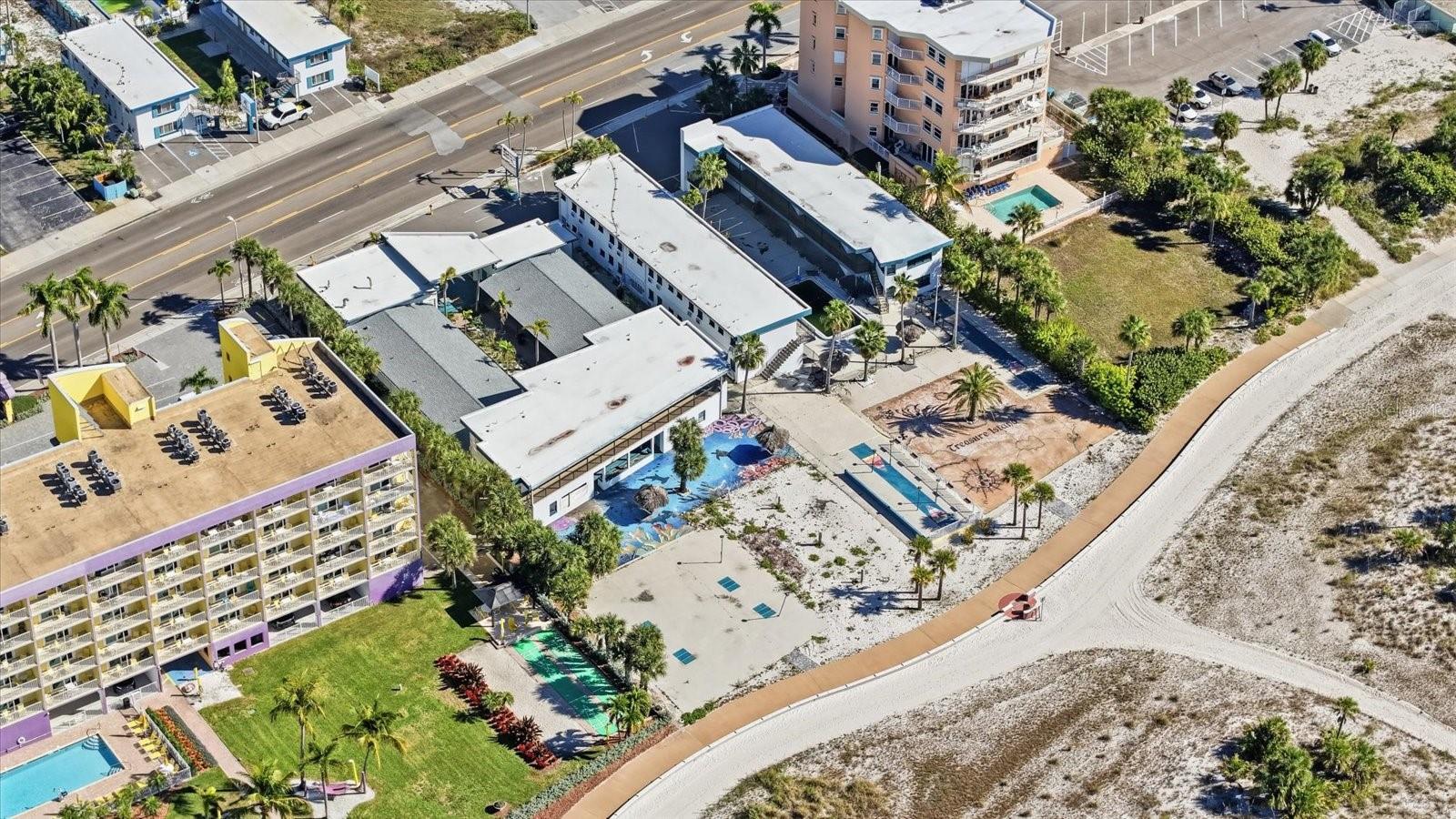 Listing photo id 24 for 11320 Gulf Boulevard