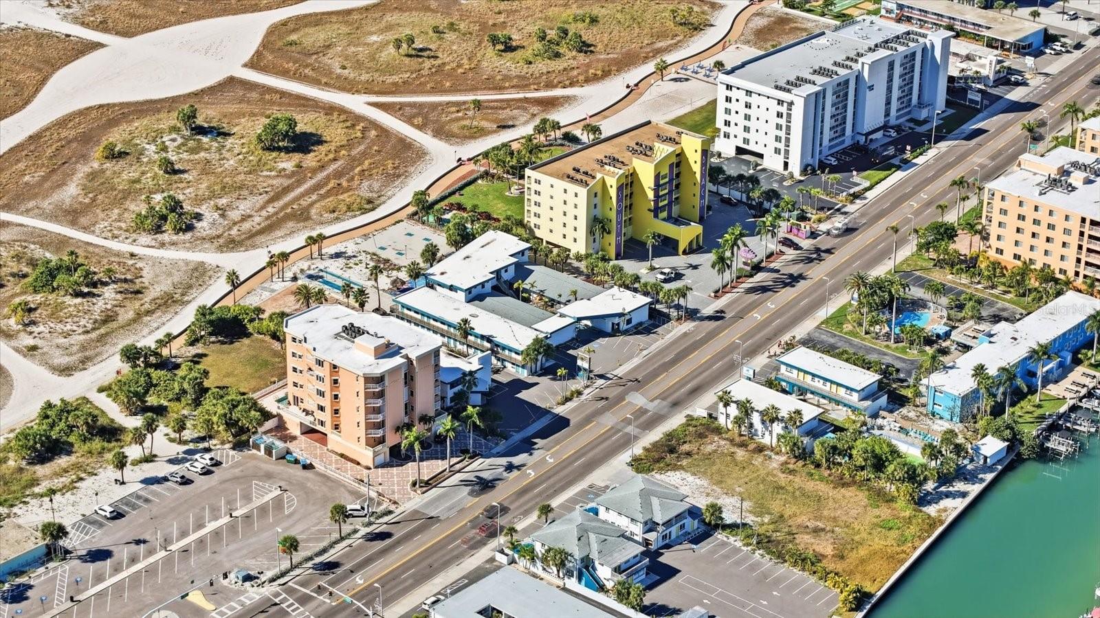 Listing photo id 26 for 11320 Gulf Boulevard