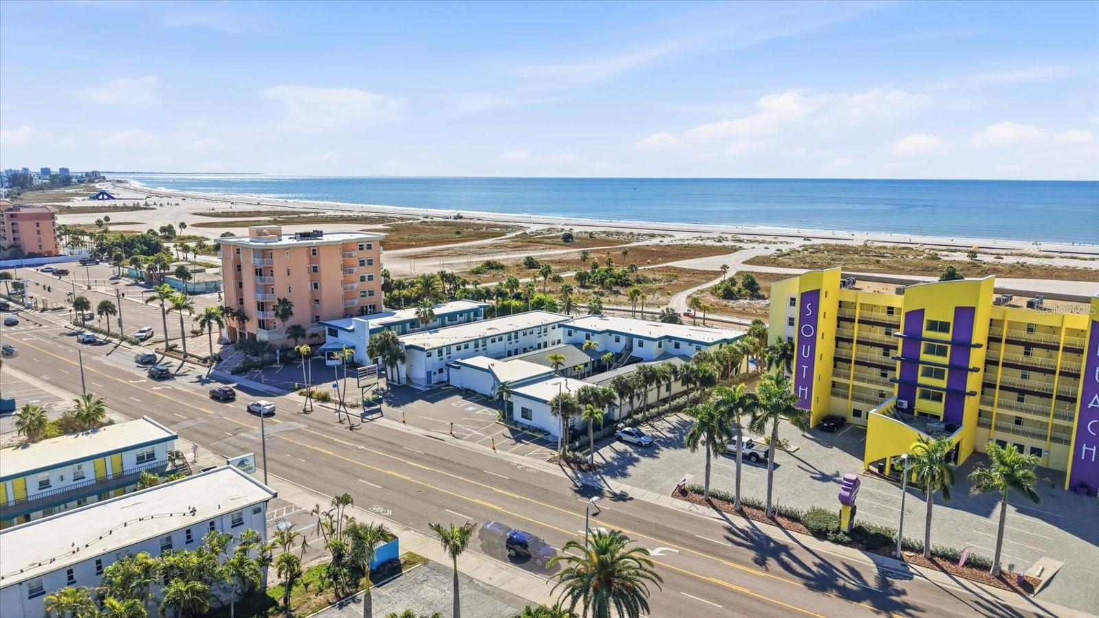 Listing photo id 1 for 11320 Gulf Boulevard