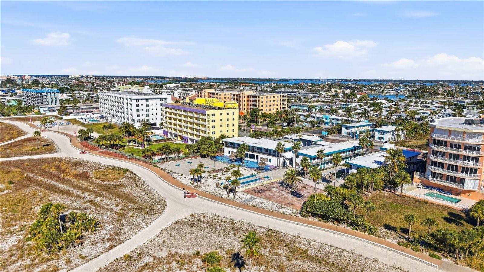 Listing photo id 4 for 11320 Gulf Boulevard