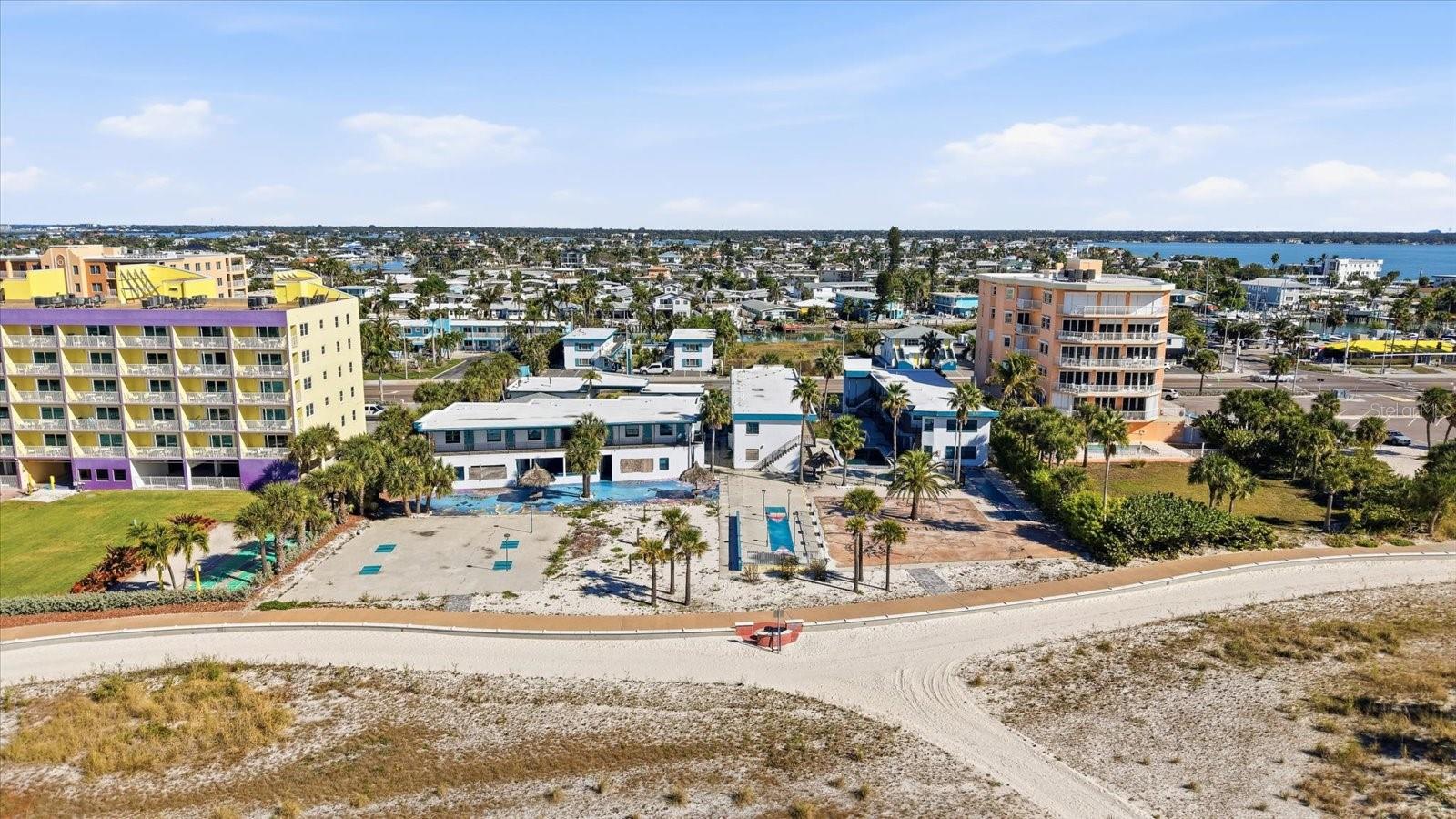 Listing photo id 6 for 11320 Gulf Boulevard