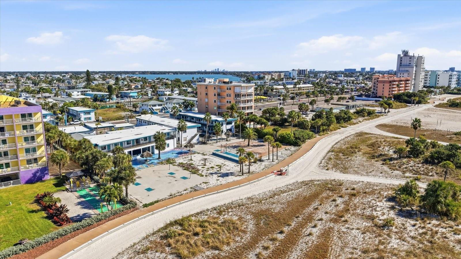 Listing photo id 7 for 11320 Gulf Boulevard