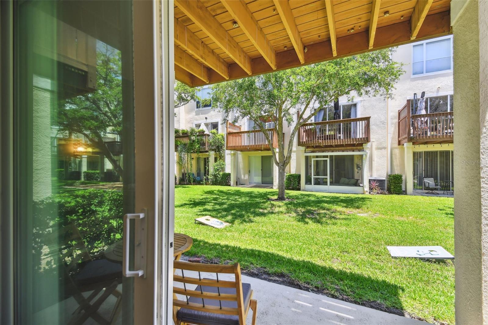 Image 14 of 77 For 3174 Bayshore Oaks Drive