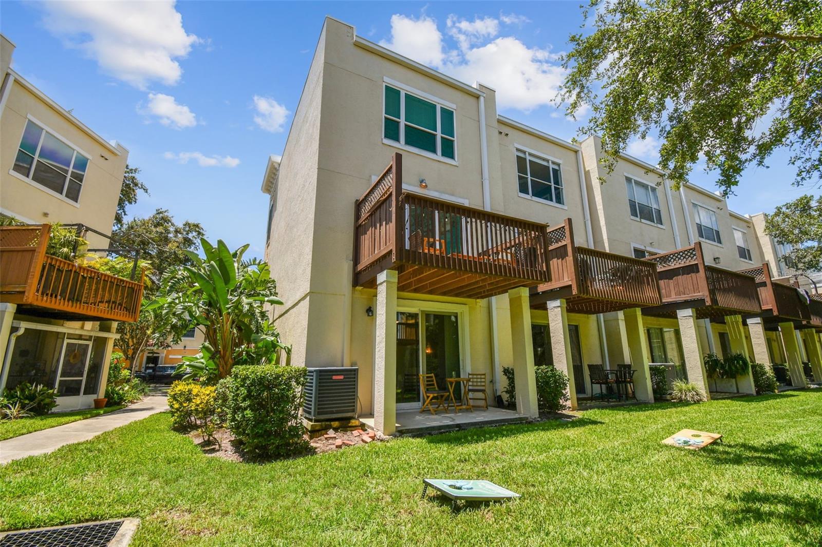 Image 16 of 77 For 3174 Bayshore Oaks Drive